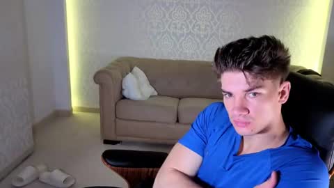 MaxKaiden online show from 25, 6, 2026