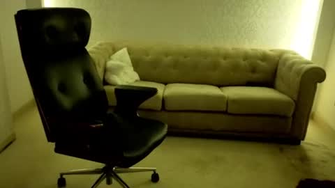 MaxKaiden online show from 27, 6, 2026