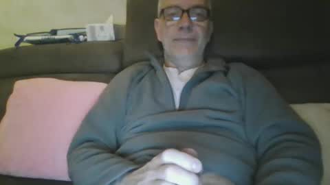 Snapshot of maxou569 chatting on 6, 3, 2025 maxou569 online show from 6, 3, 2025