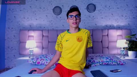 Max Owen  online show from 13, 1, 2025