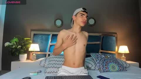 Max Owen  online show from 30, 1, 2025