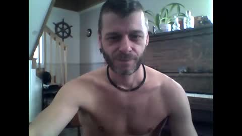 Snapshot of maxthewolf chatting on 11, 1, 2025 MaxTheWolf online show from 11, 1, 2025