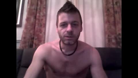Snapshot of maxthewolf chatting on 19, 10, 2025 MaxTheWolf online show from 19, 10, 2025