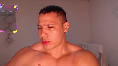 Snapshot of maxwel949813 chatting on 4, 10, 2025 Max online show from 4, 10, 2025