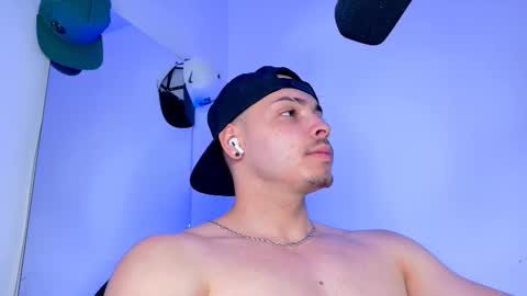 Snapshot of maxwell_dupont chatting on 18, 9, 2025 MAX online show from 18, 9, 2025