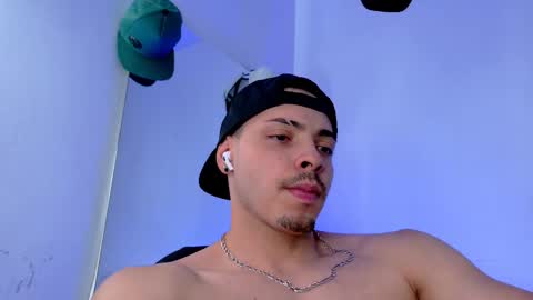 Snapshot of maxwell_dupont chatting on 22, 9, 2025 MAX online show from 22, 9, 2025