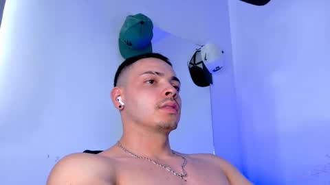 Snapshot of maxwell_dupont chatting on 24, 9, 2025 MAX online show from 24, 9, 2025