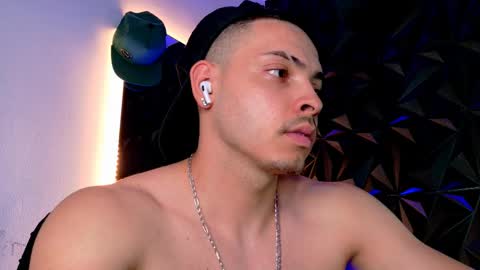 Snapshot of maxwell_dupont chatting on 5, 10, 2025 MAX online show from 5, 10, 2025