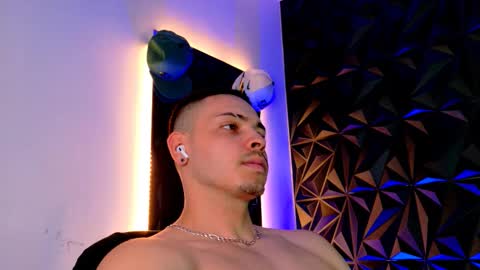 Snapshot of maxwell_dupont chatting on 19, 10, 2025 MAX online show from 19, 10, 2025