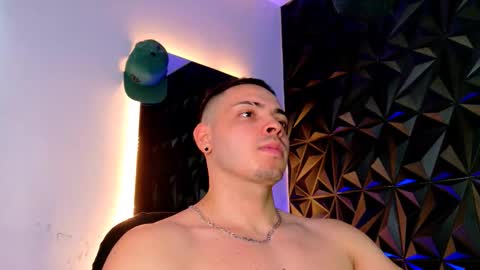 Snapshot of maxwell_dupont chatting on 25, 10, 2025 MAX online show from 25, 10, 2025