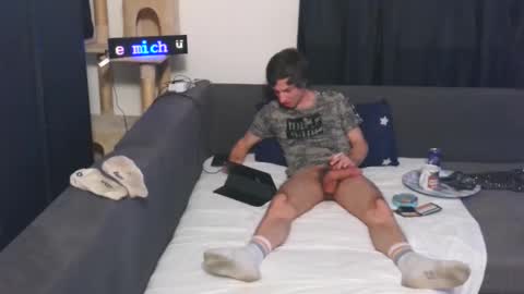 Snapshot of maxwildesa chatting on 8, 4, 2026 Max Wilde online show from 8, 4, 2026