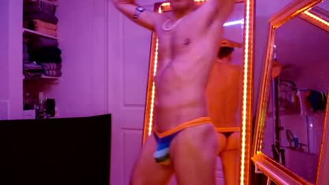 Snapshot of maxxxbates chatting on 24, 12, 2024 Maxxxbates online show from 24, 12, 2024