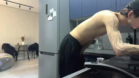 Max online show from 3, 10, 2025