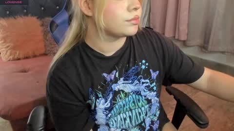 Snapshot of maxxxine_ chatting on 29, 1, 2025 Maxine Minx online show from 29, 1, 2025