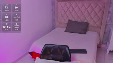 Snapshot of maxxxine_ chatting on 18, 9, 2025 Maxine Minx online show from 18, 9, 2025