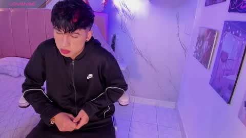 Snapshot of maxyocconell chatting on 27, 9, 2025 Adrian online show from 27, 9, 2025