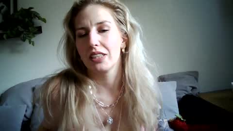 may4jay online show from 8, 8, 2026