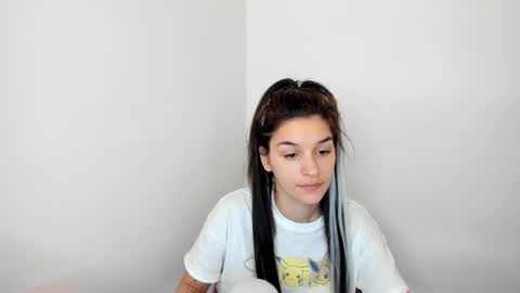 Snapshot of maya_and_guests chatting on 12, 1, 2026 Maya online show from 12, 1, 2026