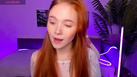 Snapshot of maya_light chatting on 14, 10, 2025 Maya online show from 14, 10, 2025