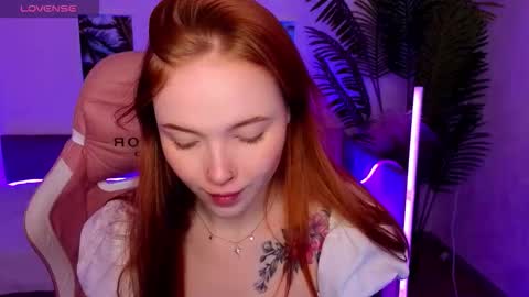 Snapshot of maya_light chatting on 15, 10, 2025 Maya online show from 15, 10, 2025