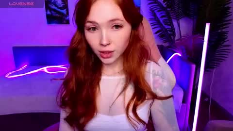 Snapshot of maya_light chatting on 22, 10, 2025 Maya online show from 22, 10, 2025