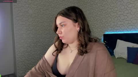 Snapshot of maya_raay chatting on 12, 4, 2026 Maya online show from 12, 4, 2026