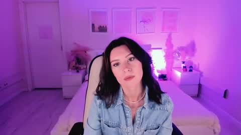 Maya  Follow me online show from 24, 10, 2025