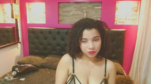 Snapshot of mayaa_ross chatting on 13, 12, 2024 Maya online show from 13, 12, 2024