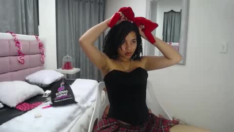 Snapshot of mayaa_ross chatting on 15, 2, 2025 Maya online show from 15, 2, 2025