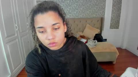 Snapshot of mayaa_ross chatting on 17, 9, 2025 Maya online show from 17, 9, 2025