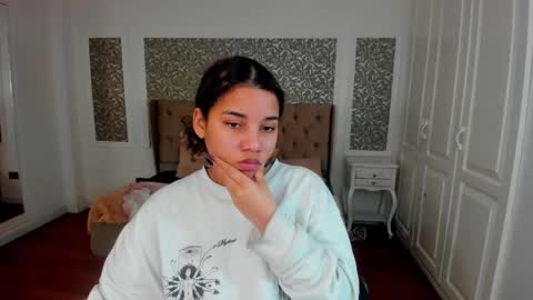 Snapshot of mayaa_ross chatting on 25, 9, 2025 Maya online show from 25, 9, 2025