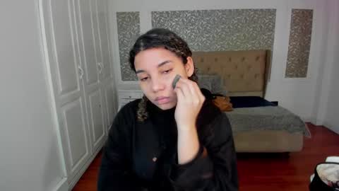 Snapshot of mayaa_ross chatting on 1, 10, 2025 Maya online show from 1, 10, 2025