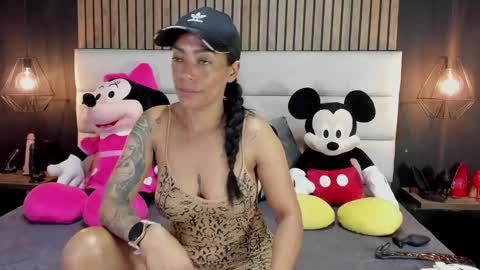 Nicolle Ruselle   Hello my lovely  schedule for great fun from  630 am and end 800 pm Colombian time I wait for you online show from 15, 1, 2025