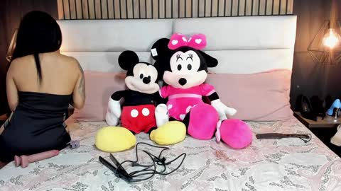 Nicolle Ruselle   Hello my lovely  schedule for great fun from  630 am and end 800 pm Colombian time I wait for you online show from 29, 1, 2025