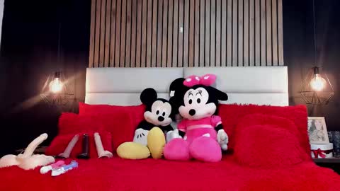 Nicolle Ruselle   Hello my lovely  schedule for great fun from  630 am and end 800 pm Colombian time I wait for you online show from 24, 9, 2025