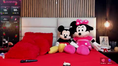 Nicolle Ruselle   Hello my lovely  schedule for great fun from  630 am and end 800 pm Colombian time I wait for you online show from 27, 9, 2025