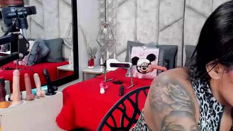 Nicolle Ruselle   Hello my lovely  schedule for great fun from  630 am and end 800 pm Colombian time I wait for you online show from 24, 11, 2025