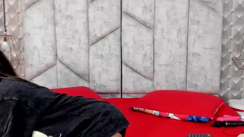 Nicolle Ruselle   Hello my lovely  schedule for great fun from  630 am and end 800 pm Colombian time I wait for you online show from 20, 12, 2025