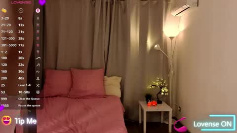 Snapshot of maybaybe chatting on 21, 4, 2026 Alice online show from 21, 4, 2026