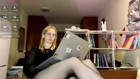 Snapshot of maybelleensminger chatting on 10, 11, 2025 Lola online show from 10, 11, 2025