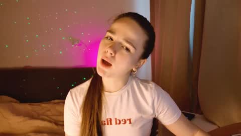 Snapshot of maybloom_ chatting on 6, 5, 2026 maybloom_ online show from 6, 5, 2026