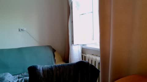 Snapshot of maybloom_ chatting on 15, 5, 2026 maybloom_ online show from 15, 5, 2026