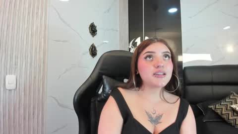 Snapshot of maylinsanchez chatting on 12, 2, 2025 Maylin online show from 12, 2, 2025