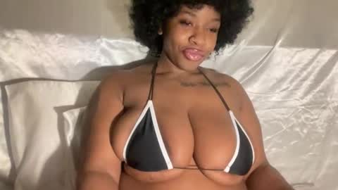 Snapshot of mayluvsu chatting on 2, 2, 2026 mayluvsu online show from 2, 2, 2026