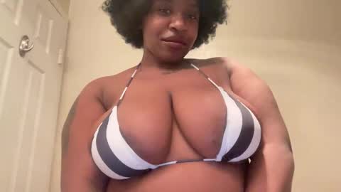 Snapshot of mayluvsu chatting on 14, 2, 2026 mayluvsu online show from 14, 2, 2026