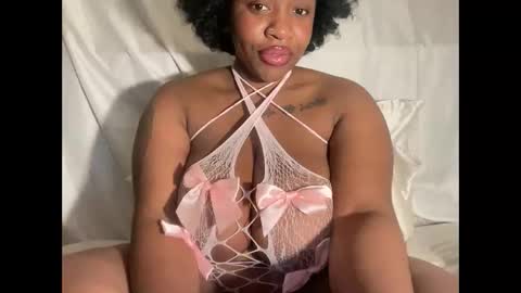 Snapshot of mayluvsu chatting on 15, 2, 2026 mayluvsu online show from 15, 2, 2026