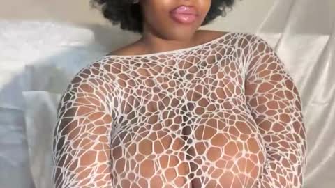 Snapshot of mayluvsu chatting on 17, 2, 2026 mayluvsu online show from 17, 2, 2026