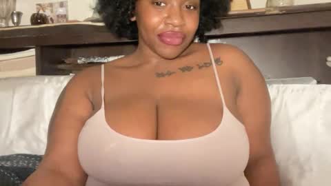 Snapshot of mayluvsu chatting on 20, 2, 2026 mayluvsu online show from 20, 2, 2026