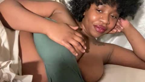 Snapshot of mayluvsu chatting on 25, 2, 2026 mayluvsu online show from 25, 2, 2026