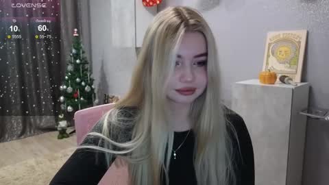 Snapshot of maymallorie chatting on 3, 12, 2024 may online show from 3, 12, 2024
